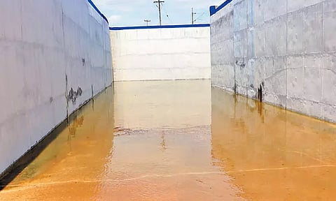 முருக்கம்பட்டு ரெயில்வே சுரங்கப்பாதையில் சூழ்ந்துள்ள மழைநீரால் வாகன ஓட்டிகள் அவதி - நடவடிக்கை எடுக்க பொதுமக்கள் கோரிக்கை