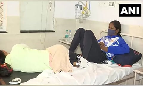 மத்தியப்பிரதேச அரசு உடற்கல்வி நிறுவனத்தின் உணவில் விஷமா ?...100 மாணவர்கள் ஆஸ்பத்திரியில் அனுமதி