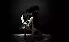 பிவண்டியில் பெண்ணை கடத்தி ரூ.3 லட்சம் கேட்டு மிரட்டல்; 7 பேர் கும்பலுக்கு போலீசார் வலைவீச்சு