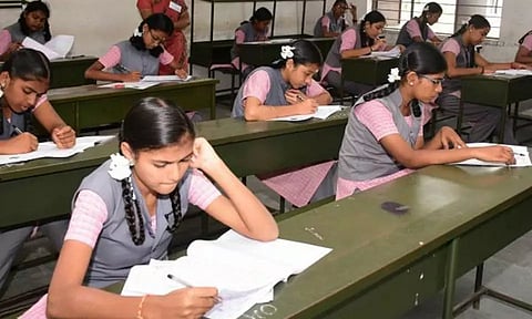 2 ஆயிரத்து 697 மாணவர்கள் எழுதும் முதல்-அமைச்சர் திறனாய்வு தேர்வு; நாளை மறுநாள் நடக்கிறது