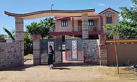 என்ஜினீயர் வீட்டில் புகுந்து 60 பவுன் நகை கொள்ளை