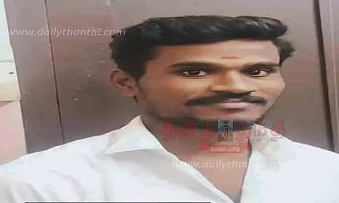 பனைமரத்தில் மோட்டார்சைக்கிள் மோதி எலக்ட்ரீசியன் பலி