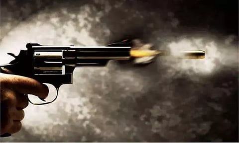 ஜம்மு காஷ்மீரில் சக வீரர்கள் மீது துப்பாக்கி சூடு நடத்திய ராணுவ அதிகாரி ...!