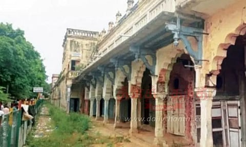 தேவராஜா மார்க்கெட், லண்ட்ஸ் டவுன் கட்டிடங்களை இடிக்க வேண்டும்