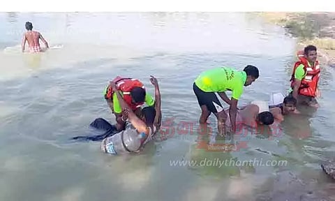 வடகிழக்கு பருவமழையையொட்டி தீயணைப்பு வீரர்கள் ஒத்திகை