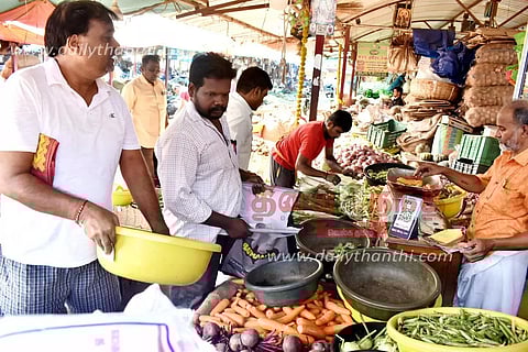 ஈரோடு மார்க்கெட்டில் காய்கறி விலை அதிரடி உயர்வு; பீன்ஸ், அவரை சதம் அடித்தது