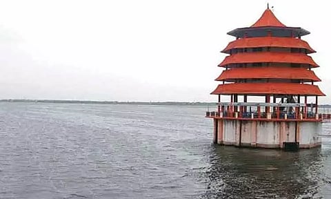 செம்பரம்பாக்கம் ஏரியில் இருந்து 100 கனஅடி உபரிநீர் திறப்பு