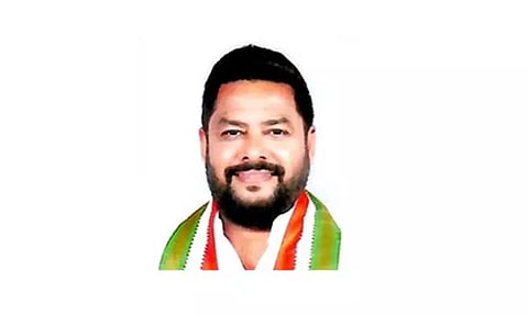 காசோலை மோசடி வழக்கில் மந்திரி நாகேந்திராவுக்கு கைது வாரண்டு: பெங்களூரு சிறப்பு கோர்ட்டு உத்தரவு