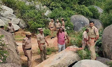 சாராயம் காய்ச்சப்படும் மலைப்பகுதியில்போலீஸ் சூப்பிரண்டு ஆய்வு