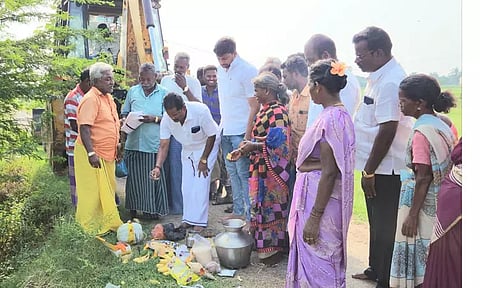 ரூ.9 லட்சத்தில் மயானப்பாதை அமைக்க பூமி பூஜை