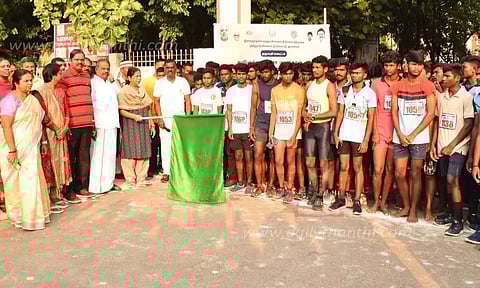 மாணவ, மாணவிகளுக்கான மாரத்தான் போட்டி