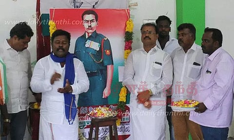 இமானுவேல் சேகரன் உருவப்படத்திற்கு அரசியல் கட்சியினர் மரியாதை