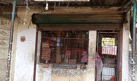 ரூ.30 ஆயிரம் மது பாட்டில்கள் திருட்டு