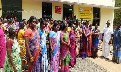 பீடித்தொழிலாளர்கள் முற்றுகை போராட்டம்