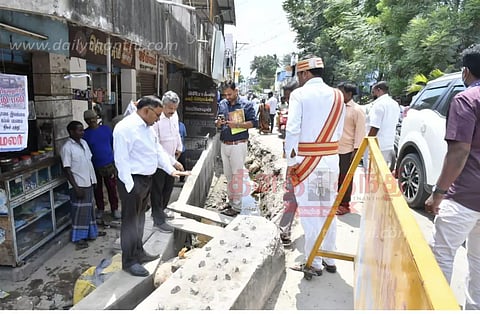 வளர்ச்சி திட்ட பணிகளை கலெக்டர் நேரில் ஆய்வு