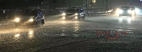 வேலூர், கே.வி.குப்பத்தில் பலத்த மழை-மின்னல் தாக்கி வாலிபர் பலி