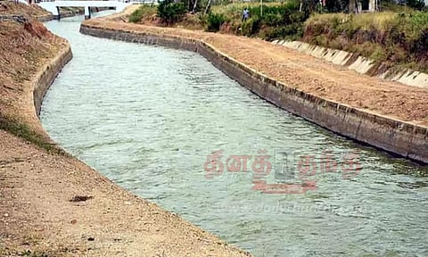 காலிங்கராயன் வாய்க்காலில் தண்ணீர் திறப்பு குறைப்பு