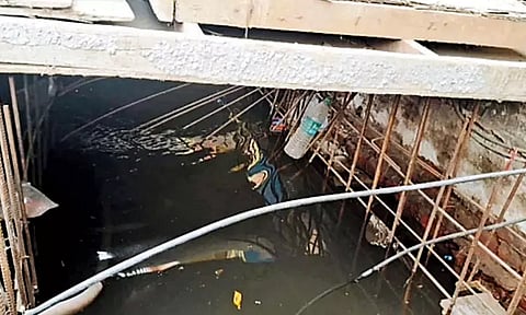 பெரியபாளையத்தில் ஆமை வேகத்தில் நடைபெறும் மழைநீர் வடிகால்வாய் பணி - விரைந்து முடிக்க பொதுமக்கள் கோரிக்கை