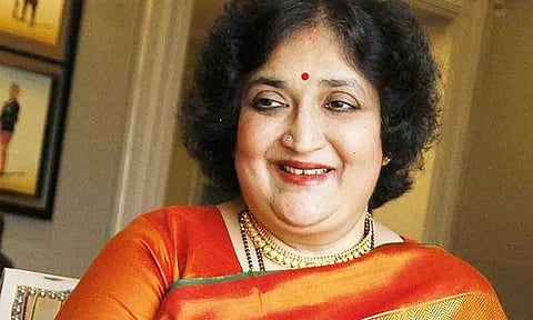 லதா ரஜினிகாந்துக்கு எதிரான மோசடி வழக்கை மீண்டும் விசாரிக்க பெங்களூரு கோர்ட்டுக்கு சுப்ரீம் கோர்ட்டு அனுமதி