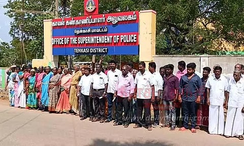 அரசு போக்குவரத்துக்கழக பணியாளர்கள் மீது நடவடிக்கை எடுக்க வேண்டும்; போலீஸ் சூப்பிரண்டு அலுவலகத்தில் மனு