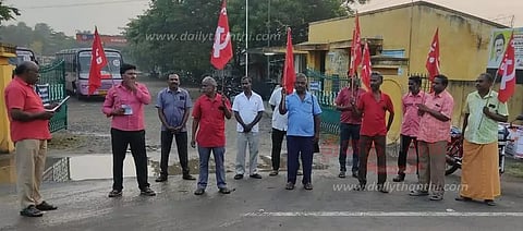 தாரமங்கலம், எடப்பாடியில்போக்குவரத்து கழக ஊழியர்கள் ஆர்ப்பாட்டம்