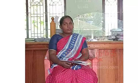 உள்ளிருப்பு போராட்டம் நடத்திய பெண் கவுன்சிலர்