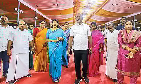 பெண்களை ஏமாற்ற கொண்டுவரப்பட்டது: மகளிர் இடஒதுக்கீடு மசோதா கண்துடைப்பு நாடகம் - கனிமொழி எம்.பி. பேட்டி