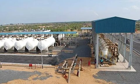 காட்டுப்பள்ளியில் செயல்பட்டு வரும் கடல்நீரை குடிநீராக்கும் நிலையத்தில் அமைச்சர்கள் கே.என்.நேரு, காந்தி ஆய்வு