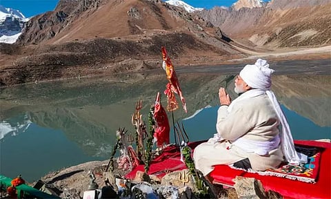 உத்தரகாண்ட்: பார்வதி குண்ட் கரையில் பிரதமர் நரேந்திர மோடி வழிபாடு