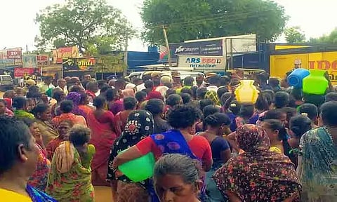 காலிக்குடங்களுடன் பெண்கள் மறியல் முயற்சி