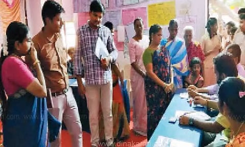 வாக்களிப்பதின் அவசியம் குறித்து பொதுமக்களுக்கு விழிப்புணர்வு