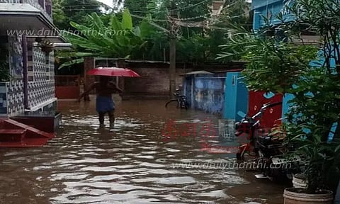 விக்கிரமசிங்கபுரம் பகுதியில் பலத்த மழை