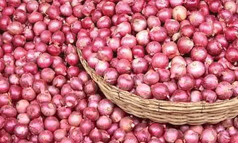 வரத்து குறைவால் சின்ன வெங்காயம் விலை அதிகரிப்பு