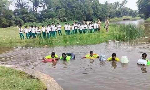முல்லைப்பெரியாற்றில் பேரிடர் மீட்பு ஒத்திகை