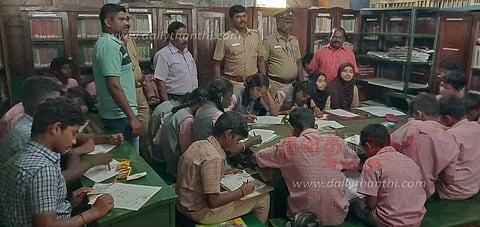 மாணவ-மாணவிகளுக்கு ஓவிய, கட்டுரை போட்டி