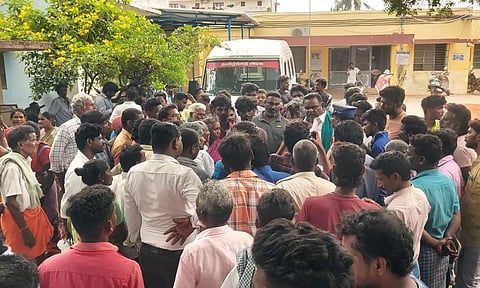 கோவில் ஊழியரின் உடலை வாங்க மறுத்து உறவினர்கள் போராட்டம்