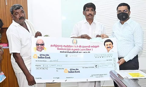 தூய்மை பணியாளர் குடும்பத்தினருக்கு நிவாரண தொகை