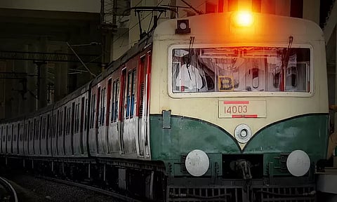 மூர்மார்க்கெட்-ஆவடி இடையே 3 நாட்கள் இரவு நேர மின்சார ரெயில் சேவை ரத்து - தெற்கு ரெயில்வே அறிவிப்பு