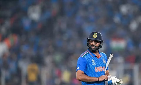 பாகிஸ்தானுக்கு எதிரான போட்டியில் வெற்றி: பந்து வீச்சாளர்களுக்கு ரோகித் சர்மா பாராட்டு