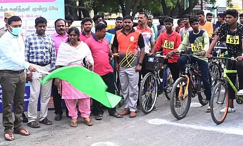 மாணவ-மாணவிகளுக்கு சைக்கிள் போட்டி