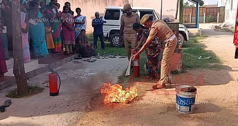 மகளிர் குழுக்களுக்கு தீத்தடுப்பு பயிற்சி