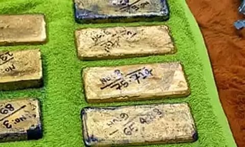 உத்தரபிரதேசத்தில் 13 கிலோ கடத்தல் தங்கம் பறிமுதல்: 2 பேர் கைது