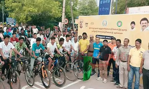 மாணவ-மாணவிகளுக்கு சைக்கிள் போட்டி
