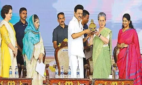 பெண்கள் இடஒதுக்கீடு சட்டம் அமல்படுத்த 'இந்தியா' கூட்டணி ஆட்சிக்கு வர வேண்டும் - சோனியா காந்தி