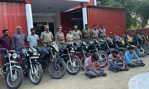 இருசக்கர வாகன திருட்டு கும்பல் சிக்கியது