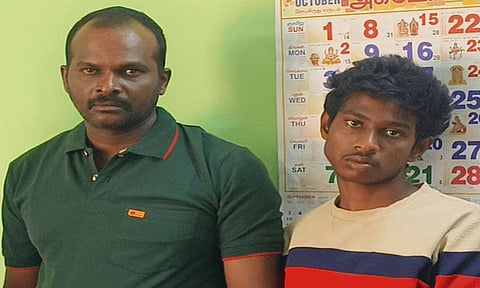 மொபட் திருடிய 2 பேர் சிக்கினர்