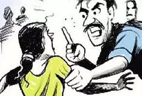 தூத்துக்குடியில்மனைவியை தாக்கிய கணவன் கைது