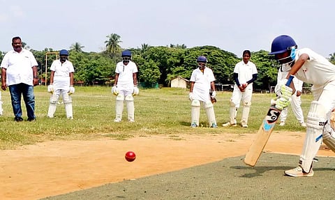 பெண்கள் கிரிக்கெட் அணிக்கு வீராங்கனைகள் தேர்வு