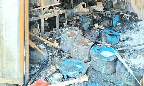 நகராட்சி அலுவலக குடோனில் தீ விபத்து