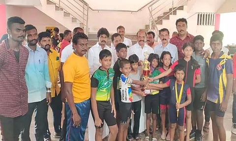 தென்மாவட்ட அளவில் பள்ளி மாணவ, மாணவிகளுக்குஸ்கேட்டிங் போட்டி பரிசளிப்பு விழா